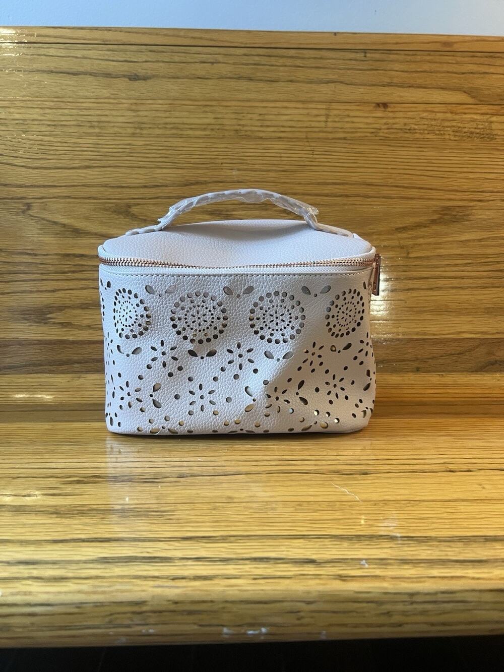 IMO Imoshion Full Size Cosmetic Makeup Bag. - Pink